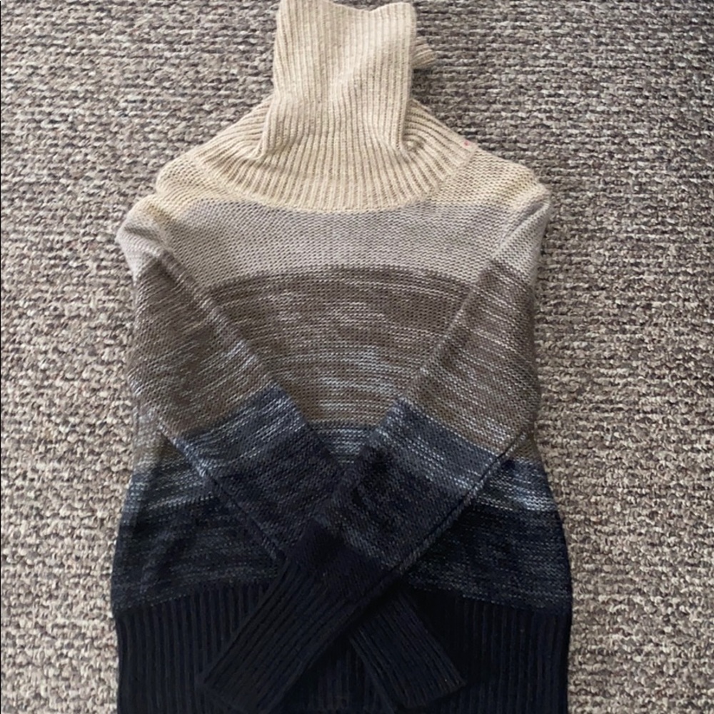 Brown/Black ombre’ turtleneck.
